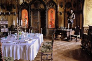 Soud nejspíš vrátí zabavený majetek ze zámku Hrubý Rohozec šlechticům rodu Walderode - Novinky